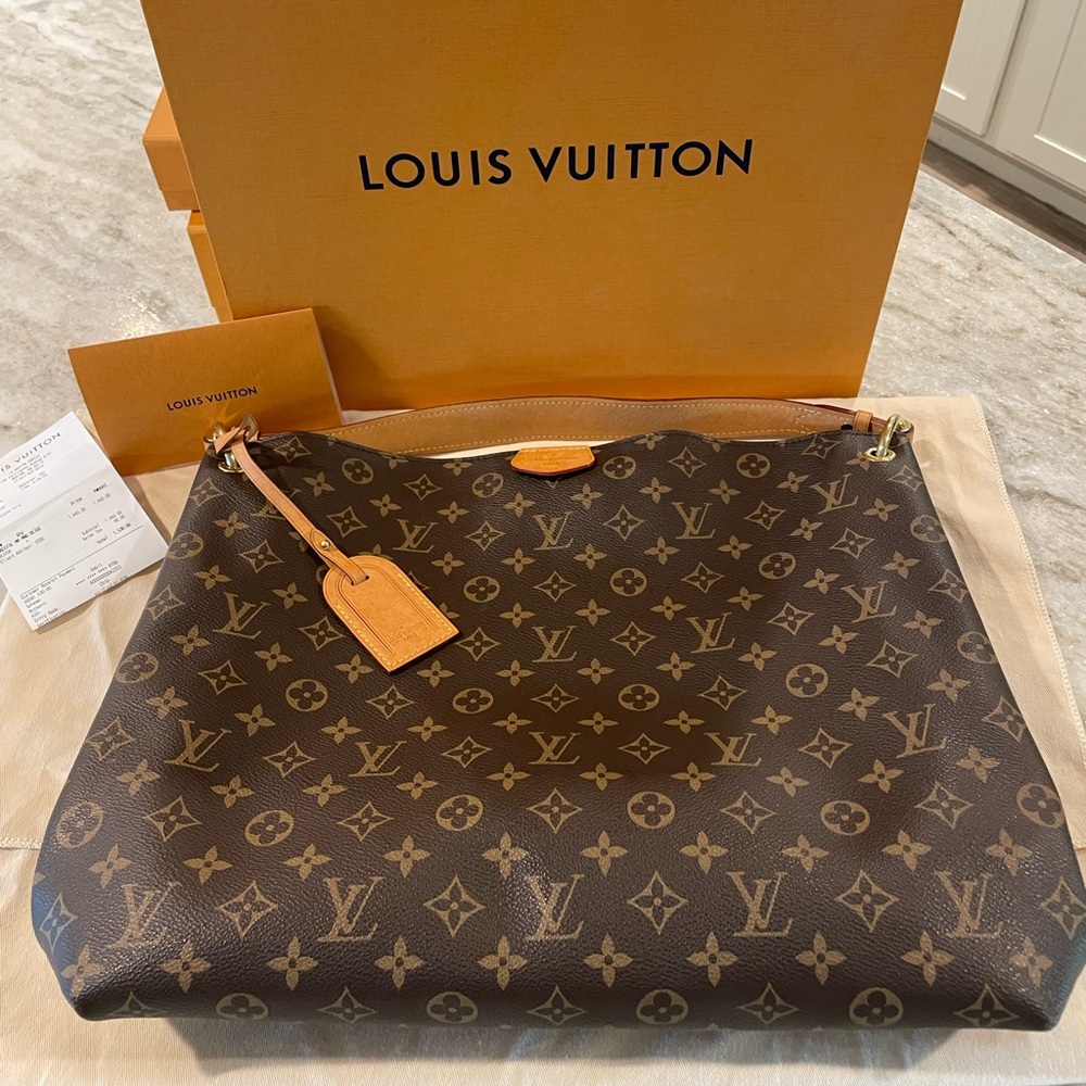 AUTHENTIC Louis Vuitton Graceful MM Monogram with Beige Interior.